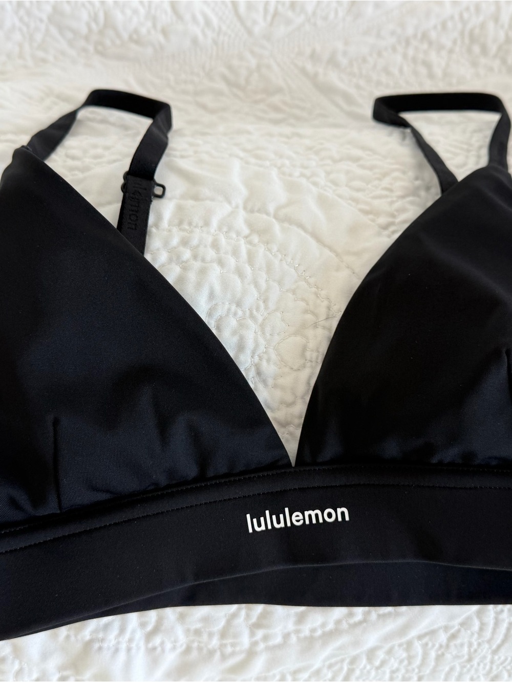 Lululemon License to Train Triangle Bra
Light Support, Size 6 A/B Cup